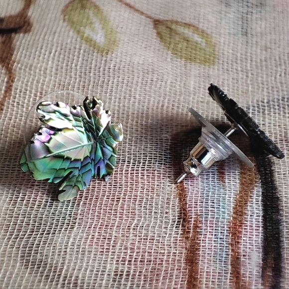 Petite Real Carved Abalone Shell Maple Marijuana Leaf Leaves Pierced Earrings - Picture 3 of 9